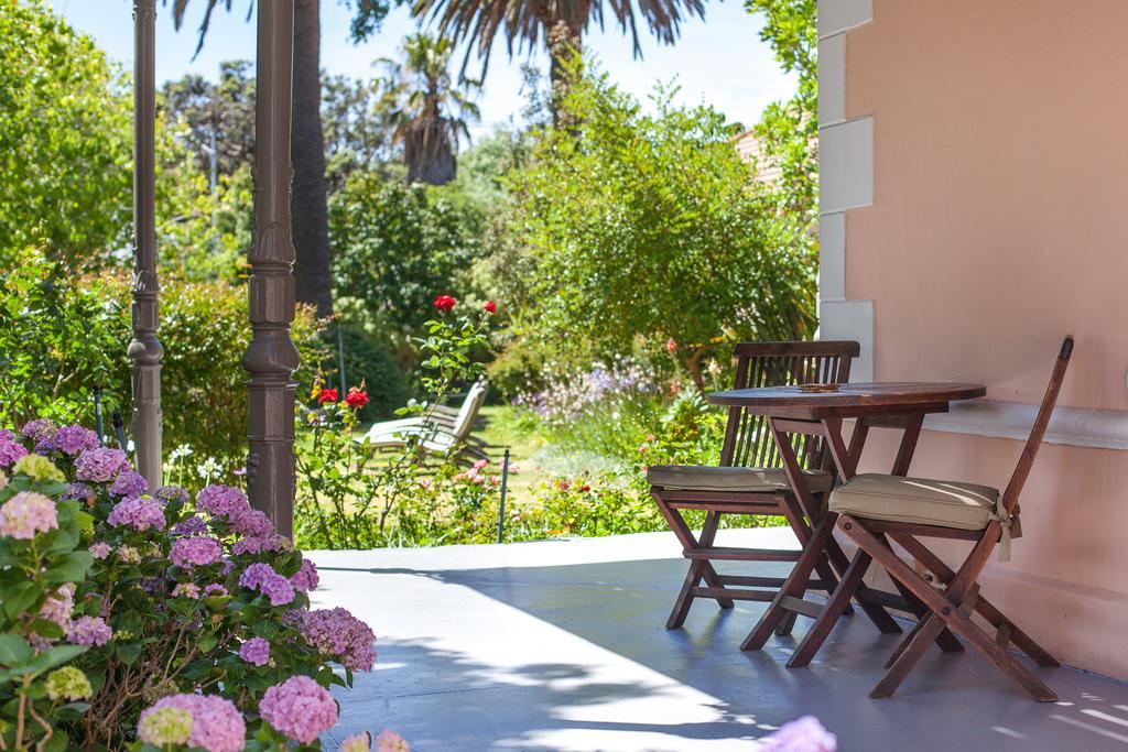 Medindi Manor Hotel Cape Town Exterior photo